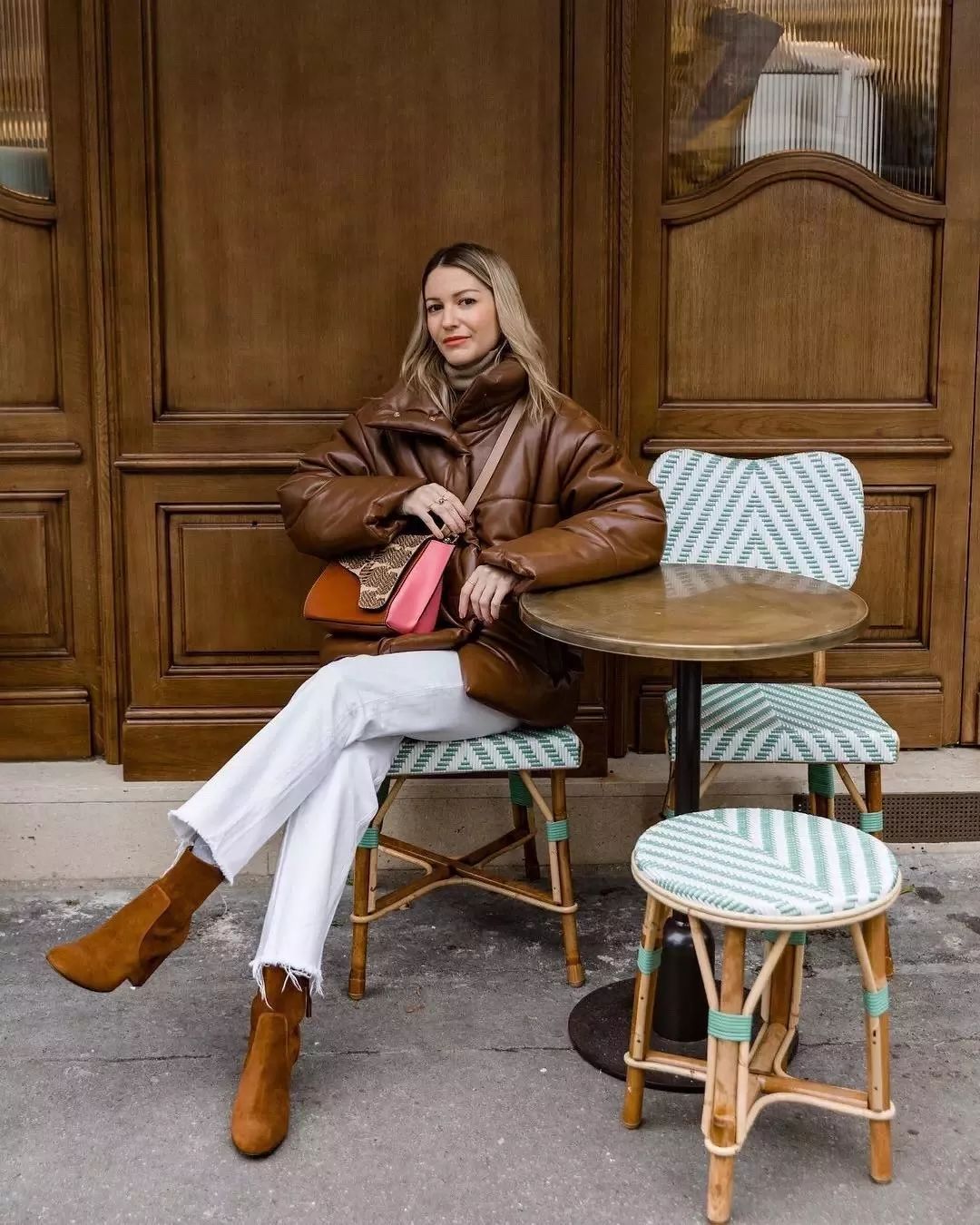 40-50岁洋气羽绒服裤子,冬天流行这样的羽绒服温暖又时髦