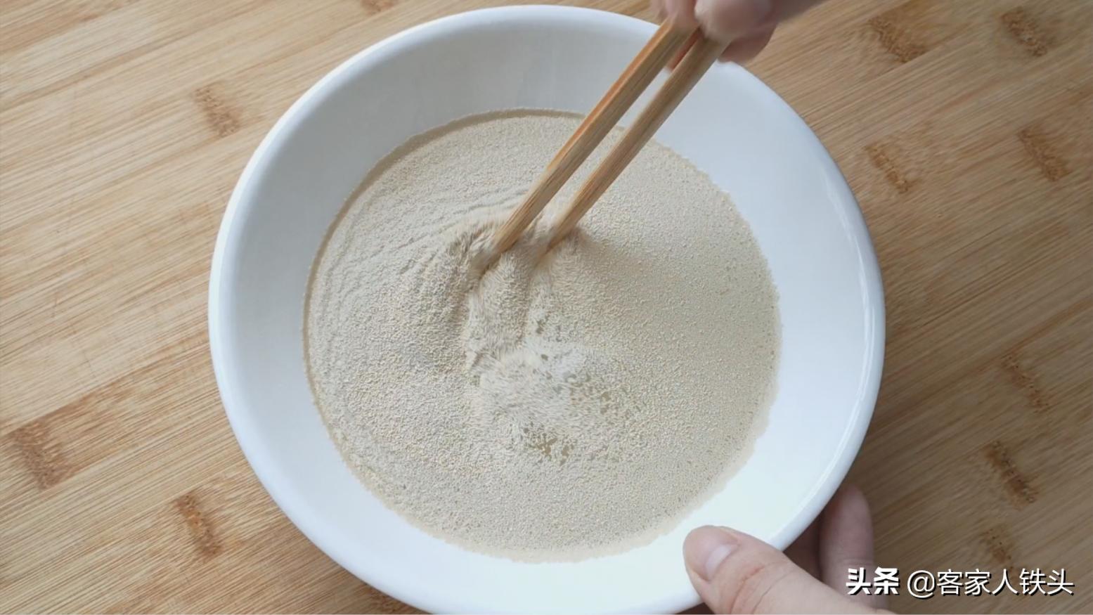 新手做包子？教你一个小诀窍，松软白嫩多汁又好吃，咬一口满嘴香