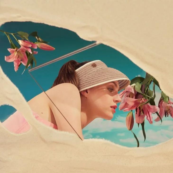 赵丽颖夏日装扮,夏日草帽赵丽颖