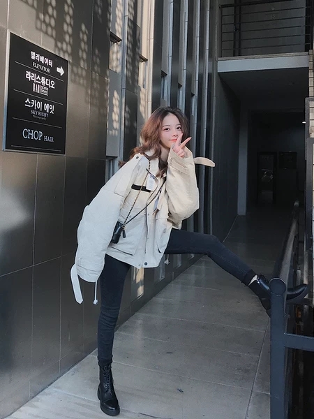 软绵绵的吐司面包,轻暖蓬松面包服