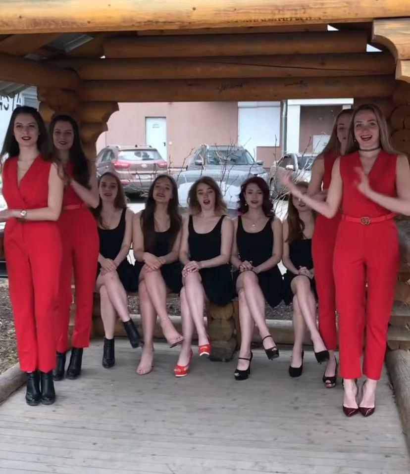 俄罗斯直播圈：高颜值洋妞有吃有聊更有料，还能娶回家…