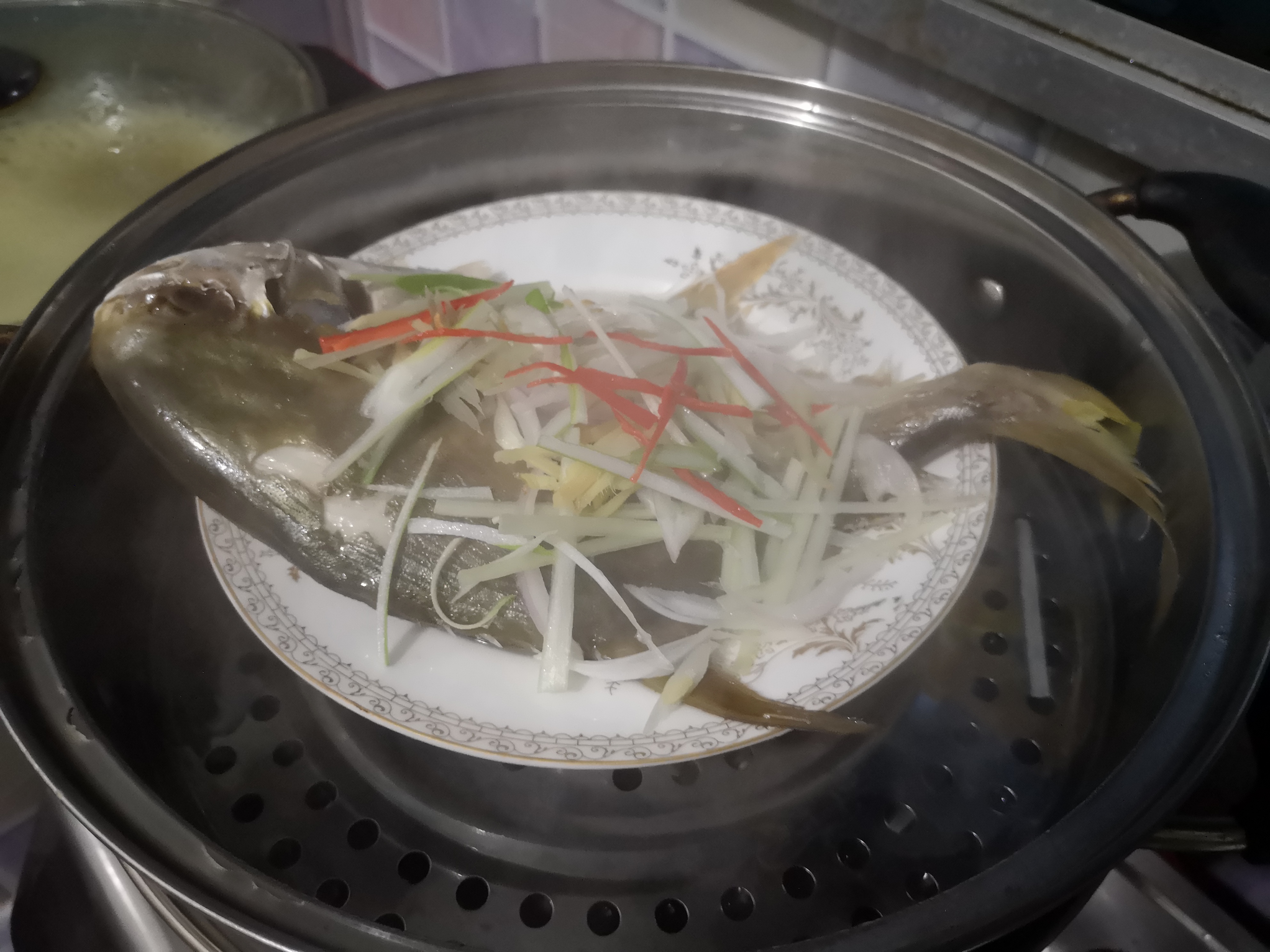 清蒸剁椒金鲳鱼怎么做好吃又简单,金鲳鱼清蒸的最简单做法