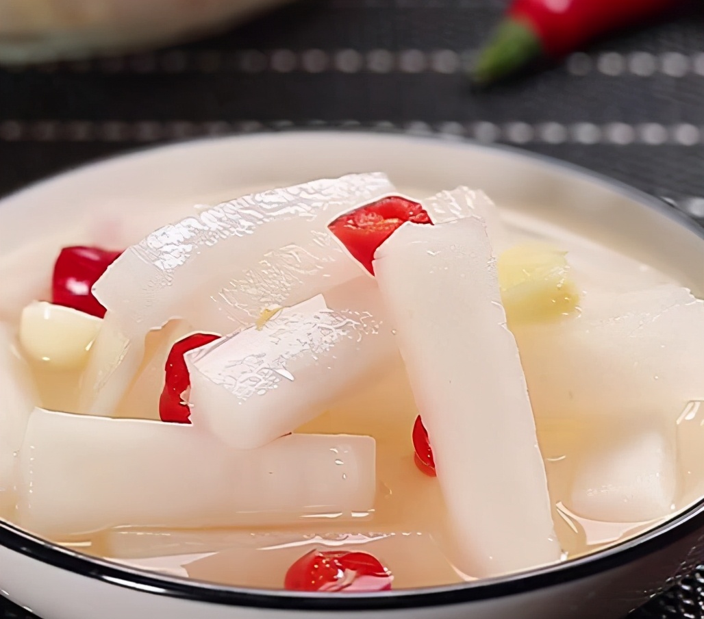 吃起来脆酸甜泡萝卜条的腌制方法