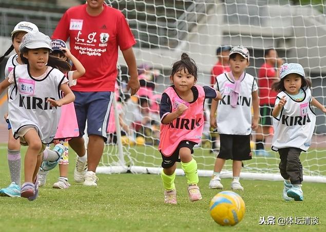 王霜获得亚洲最高荣誉背后，是和日本的全面差距，一强国颗粒无收