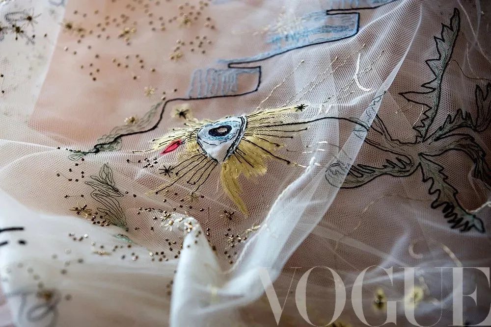 从希尔顿大小姐到舒淇，最美的婚纱从不只有一种模样