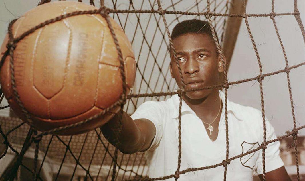 16岁进入职业战队,16岁进入职业足球