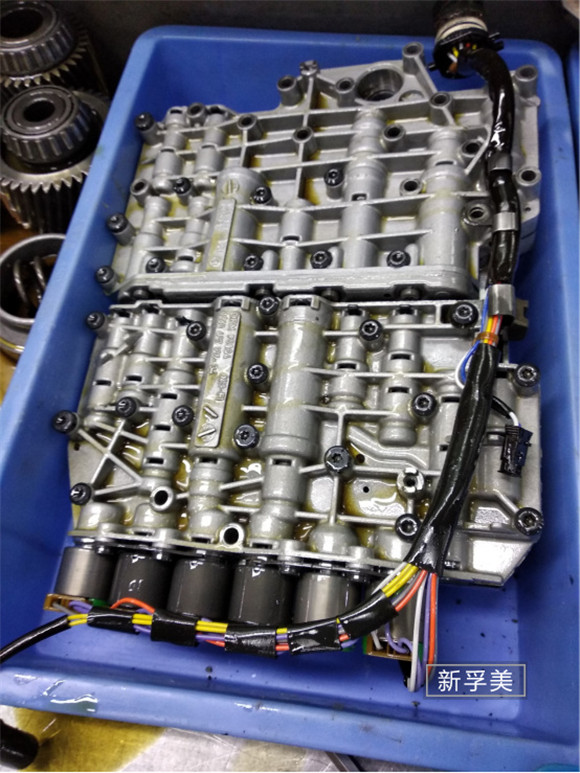 奥迪q3变速箱渗油维修多少钱,奥迪a4l起步变速箱打滑