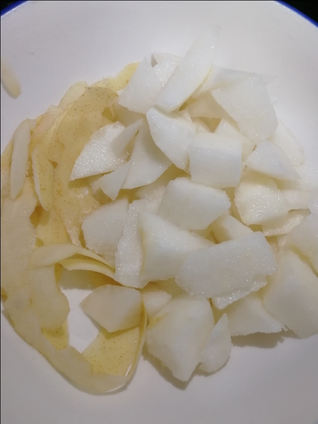 如何用梨做好吃的山梨汤,只有梨子怎么做梨汤