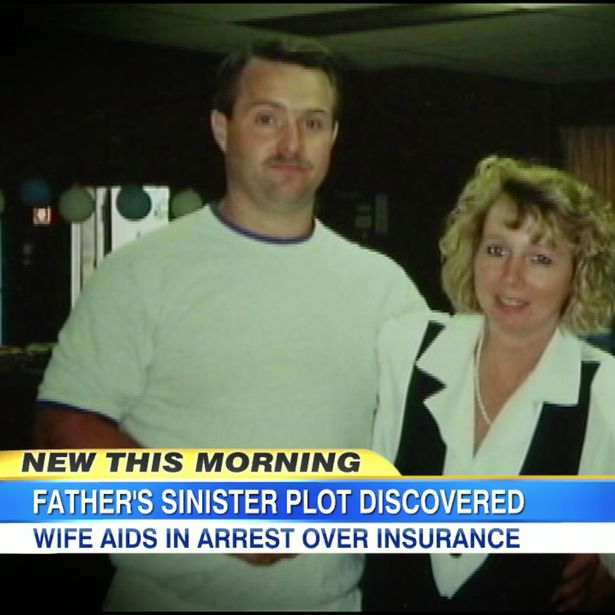 家人接连过世美国男子苦叹不幸，第二任妻子有怀疑，就雇了个侦探