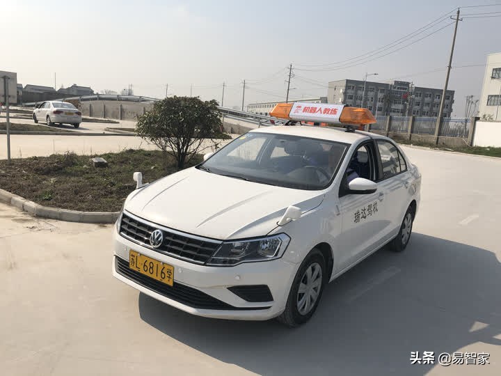 学车智能教练与人工教练哪个好,驾校机器人教练能改人工教学吗