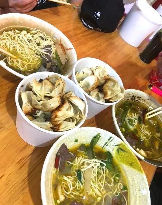 重庆各个区域好耍好吃的推荐,重庆哪有好吃好玩的地方