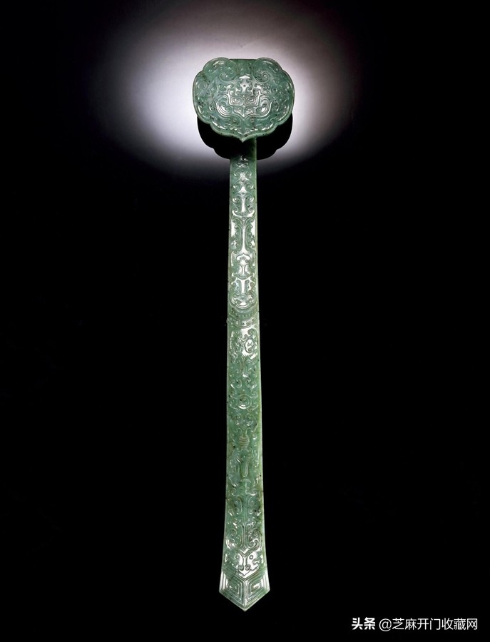 鸡血玉和翡翠哪个对身体更有好处,玉和翡翠对人体的好处和坏处图片