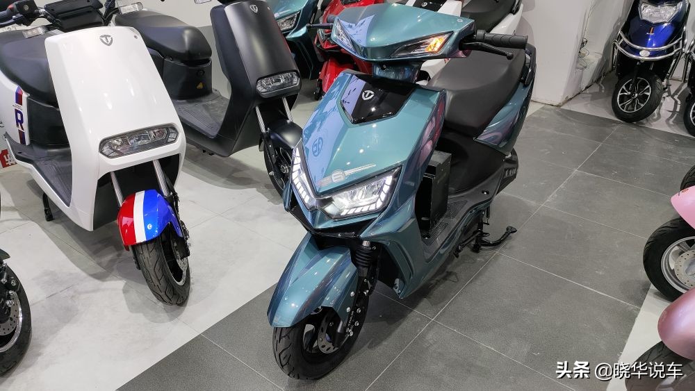 台铃新款72V电动车配6块32Ah天能电池，超大座桶，这价格贵吗？