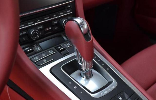 开车有什么技巧提速快点,开车怎么样踩油门省油