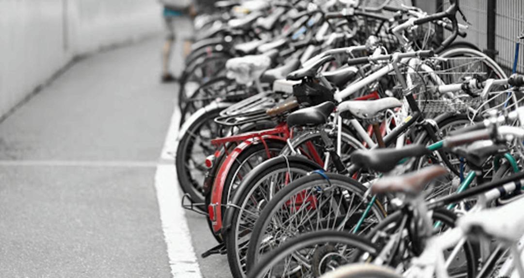 “我想要一辆新的自行车”，虚荣心之下，二八自行车看起来好旧呀