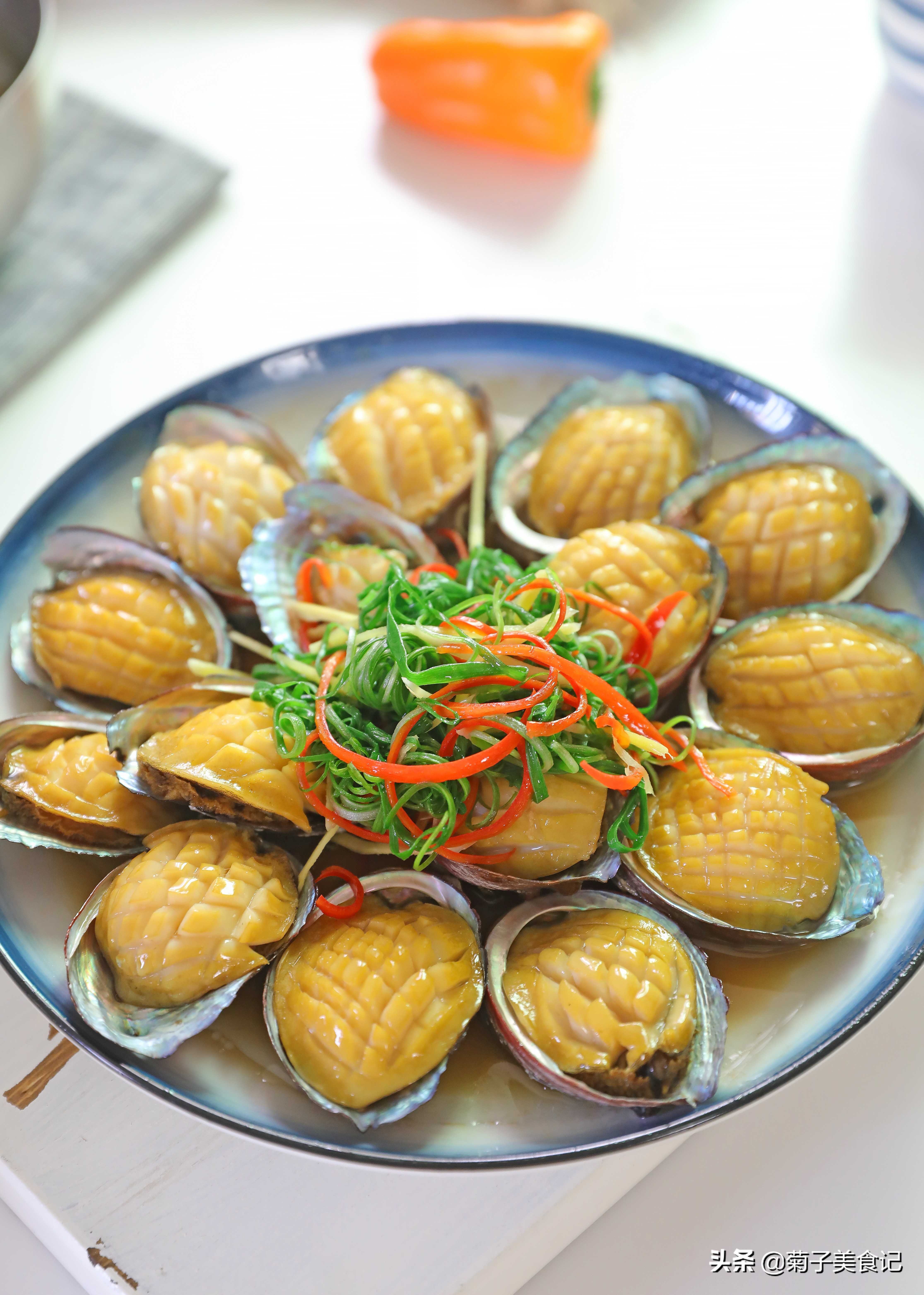 诚意满满的炖一百只鲍鱼招待客人,鲍鱼招待客人的做法