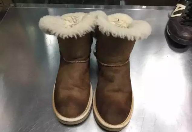 高帮翻毛皮的鞋怎么洗,翻毛皮鞋怎么洗不会聚色