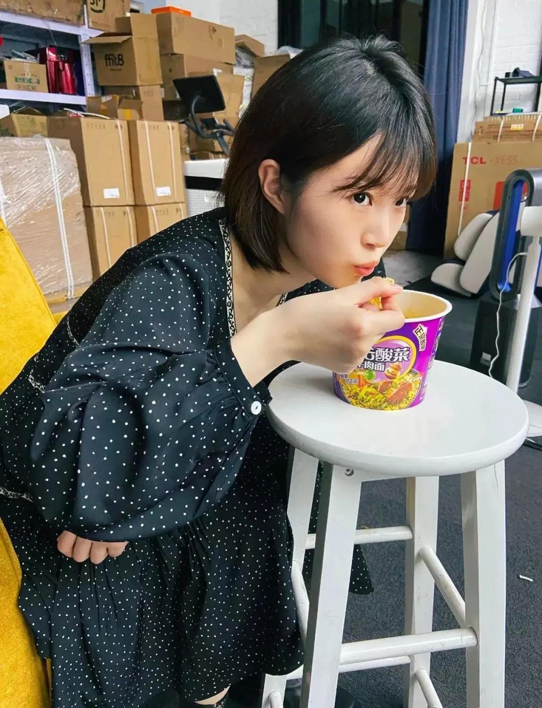 罗永浩放弃锤子了吗,罗永浩退出交个朋友还有股份吗