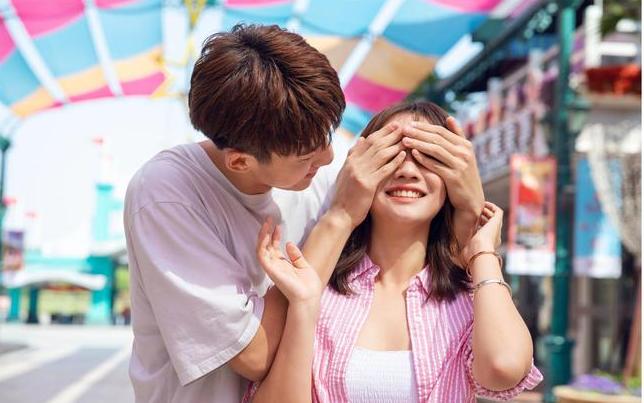 女生怎么追到自己喜欢的男生,女生怎样追到喜欢的女生