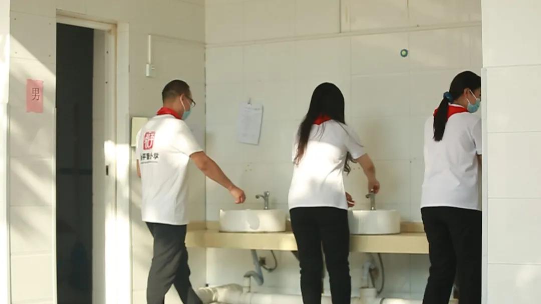 郑东新区永平路小学2021年秋季返校开学暨疫情应急处置演练