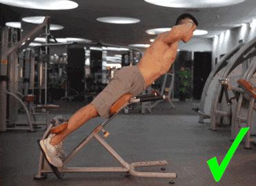 “山羊挺身”这么做,美臀美背练出来