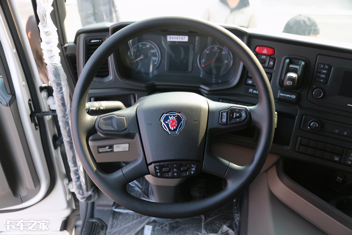 450匹马力的汽油车,450马力斯堪尼亚