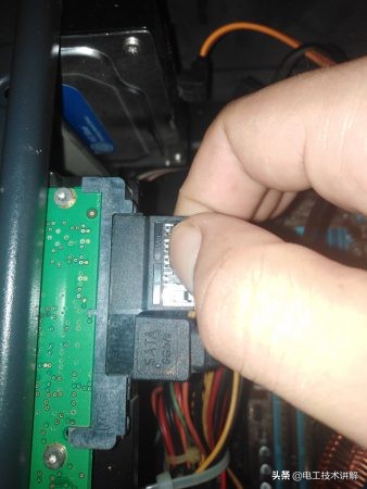 检测控制器输出电压,台式机电源怎么测量电压