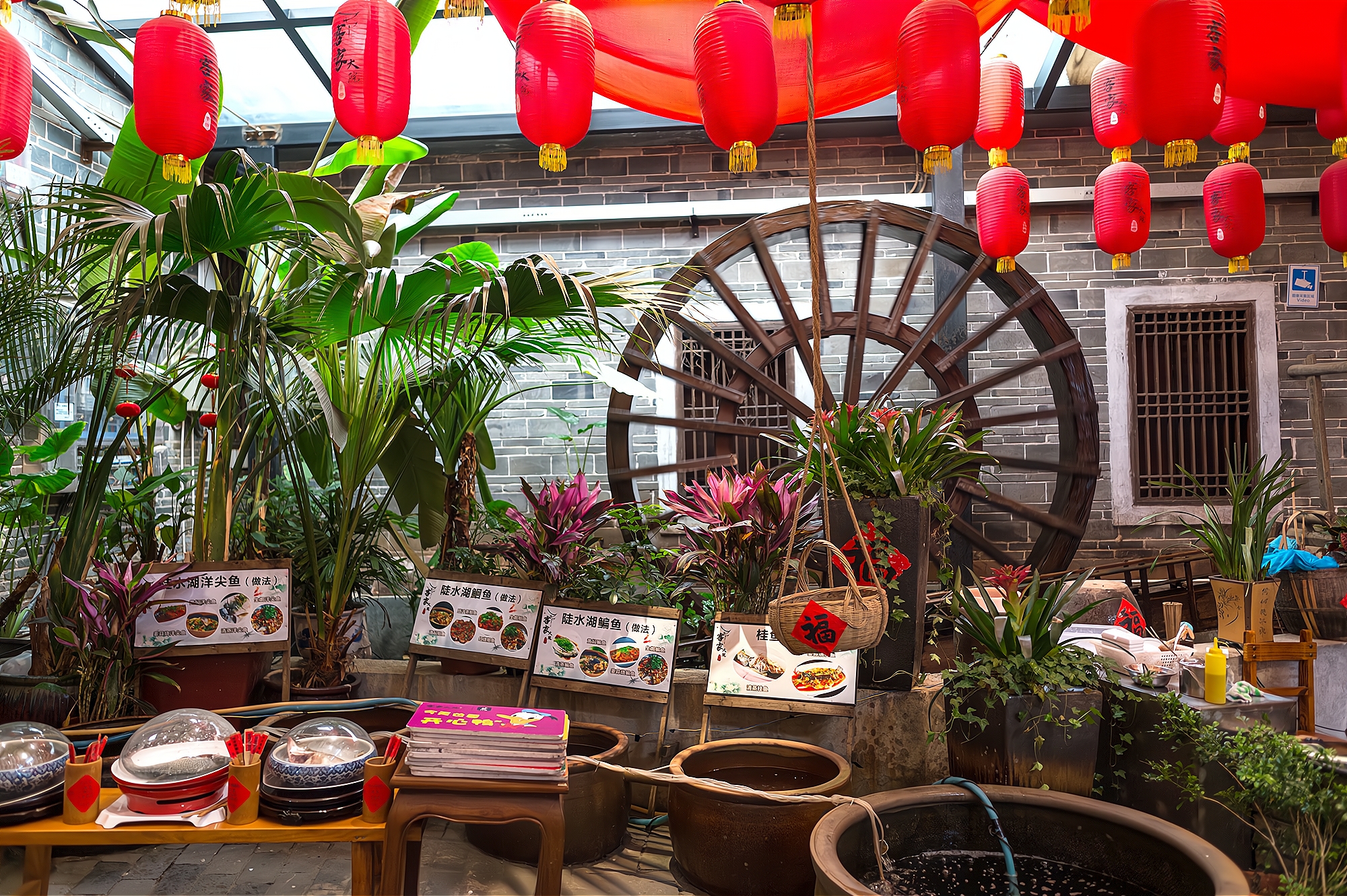 赣州经开区客家大院,赣州郁孤台客家大院美食推荐