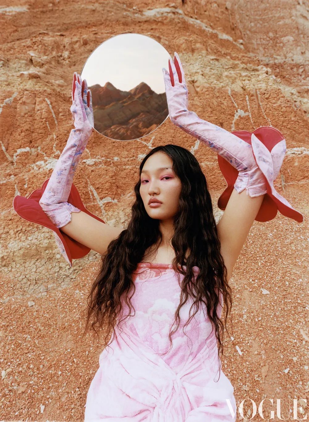 九月刊封面女孩出现了，在最美的张掖丹霞