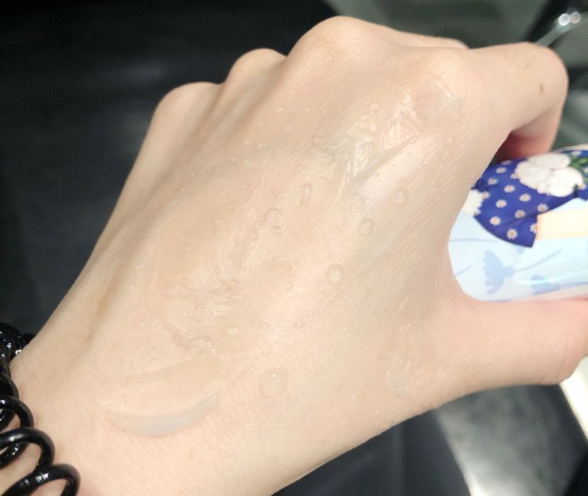 世界顶级手模出镜一次赚4万 (世界最漂亮手模)