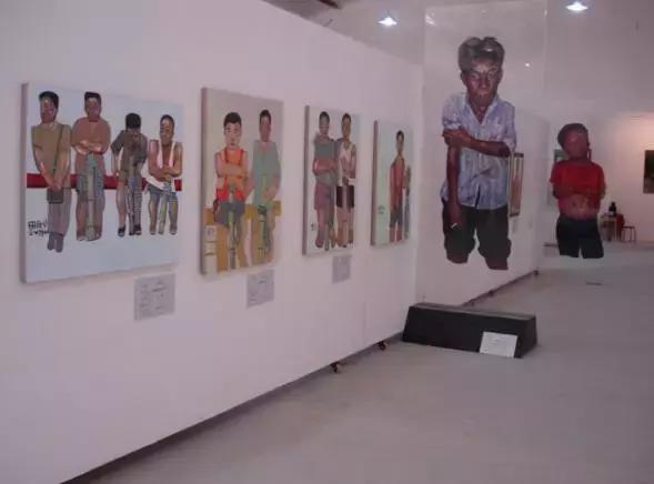 美术生哭完了继续画,气哭老师的美术生