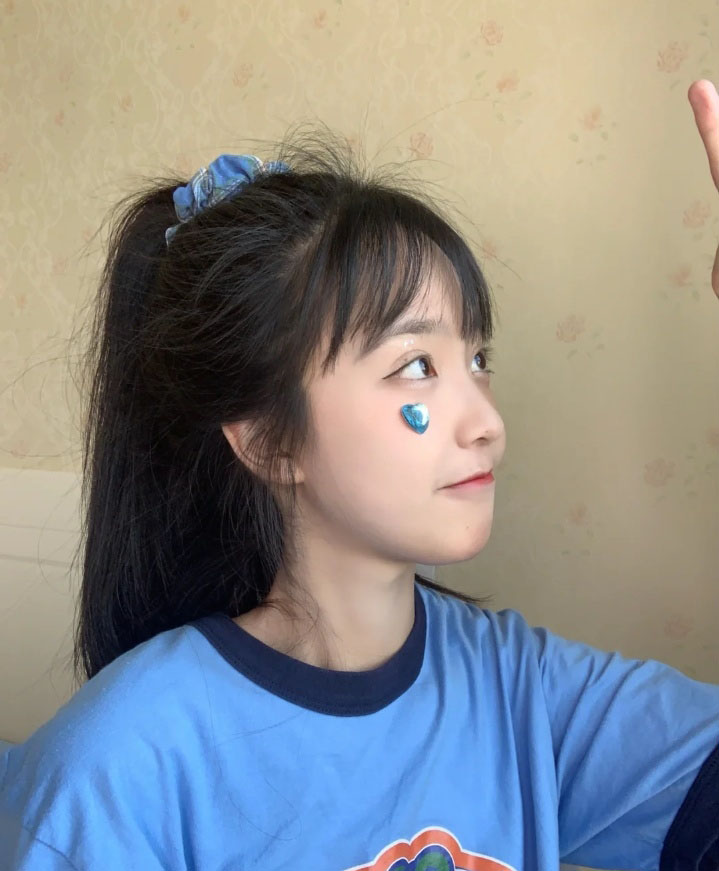 空气刘海不想留了怎么变八字刘海,今年不再流行空气刘海