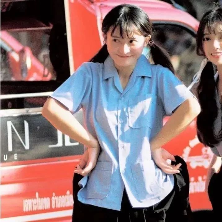 超好看的闺蜜头像一人一半真人,超好看的闺蜜头像动漫