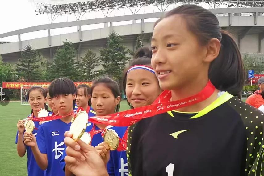 看行动，别嚷嚷！中国足球喊口号没用，撸起袖子，你就加油干吧！