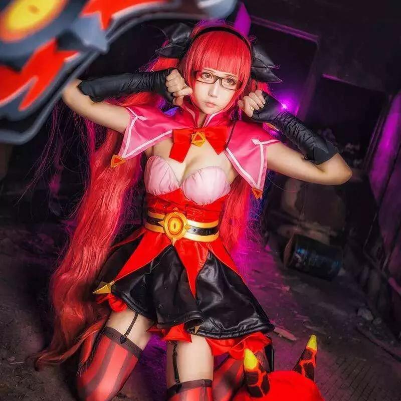 黑暗萝莉无限火力,黑暗萝莉小的时候