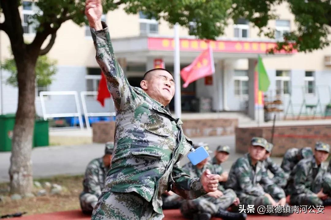 *榴弹手**投71米、双杠臂屈伸108个,这届新兵太猛了!