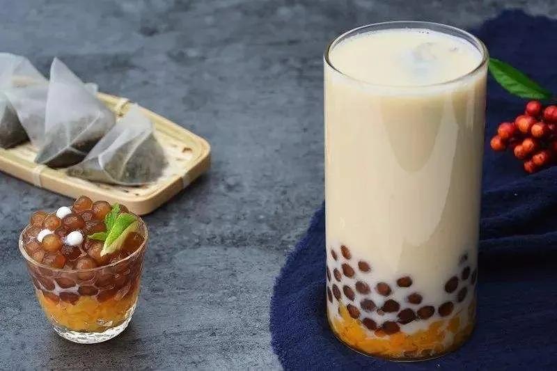 奶茶店一个月卖三万块钱亏本吗,奶茶店1天卖2千元