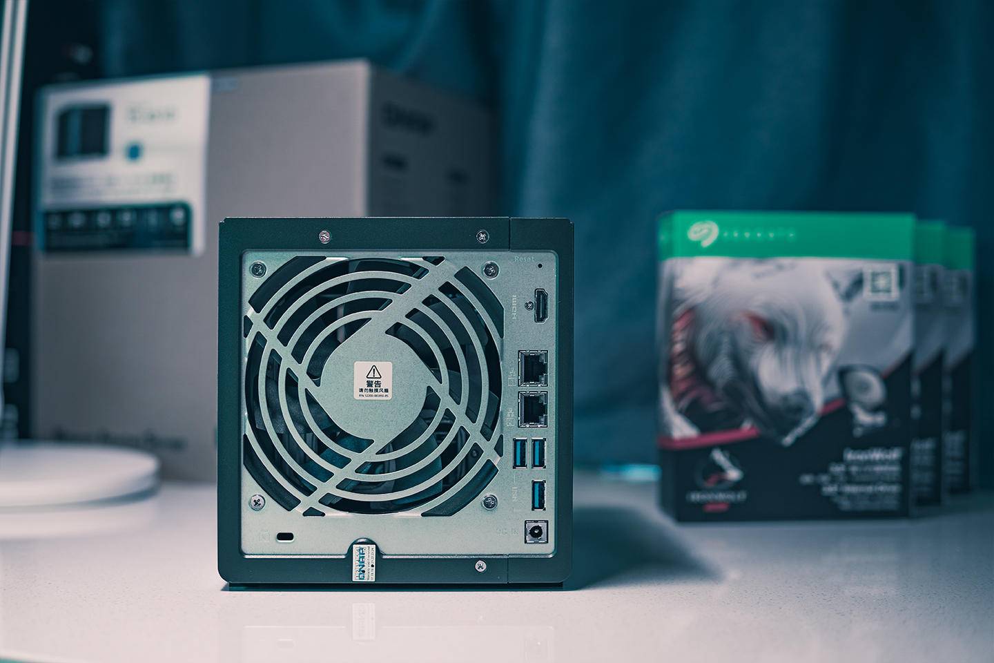 家庭娱乐影音中心，支持4K，威联通451D新人上手配置简介