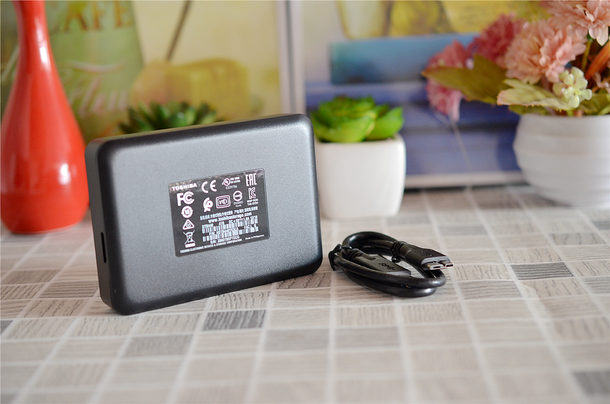 4TB超大容量+便携实用的移动硬盘-东芝A3移动硬盘体验