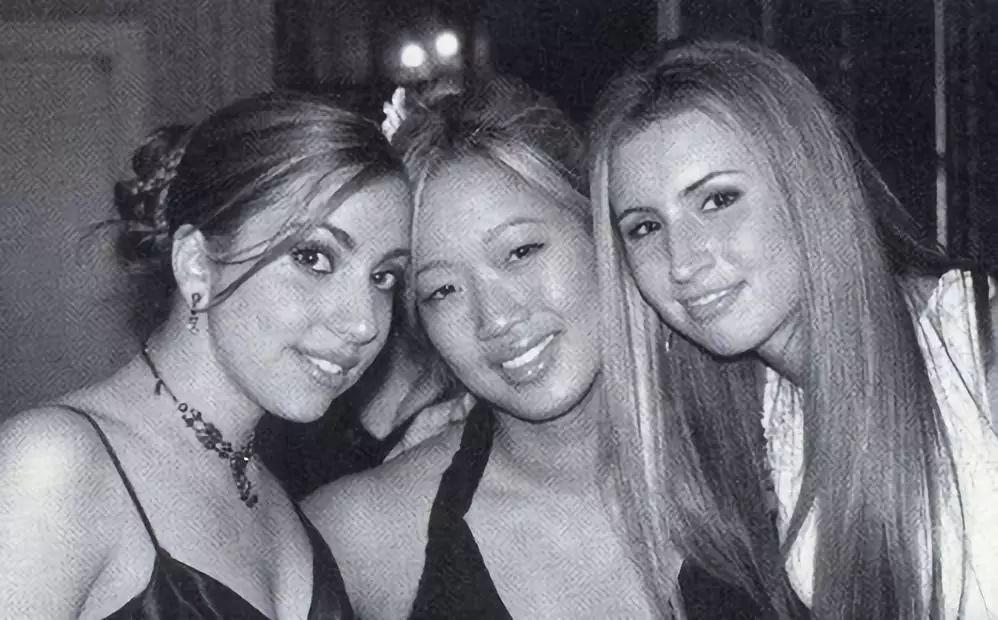 ladygaga承认自己是个平凡人,ladygaga一个明星的诞生发布会