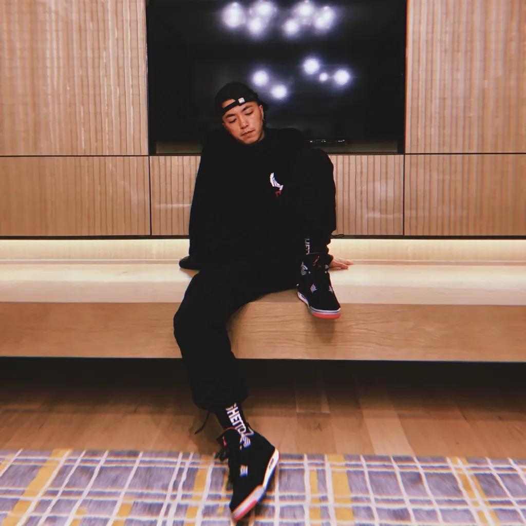 蔡徐坤同款潮鞋合集,蔡徐坤lisa虞书欣一起参加的综艺