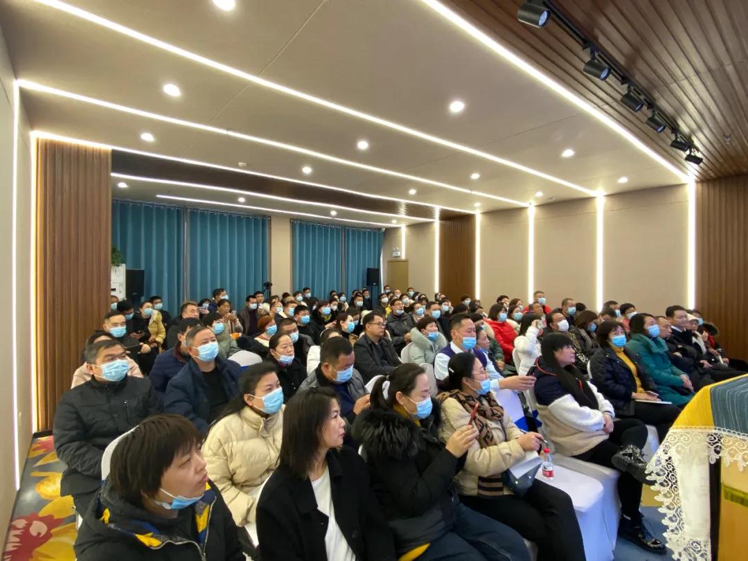 郑州飞扬艺校学费,郑州飞扬艺校