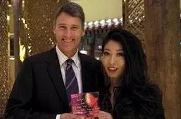 揭秘曲婉婷事件：东北工人血汗钱域外富养明星女