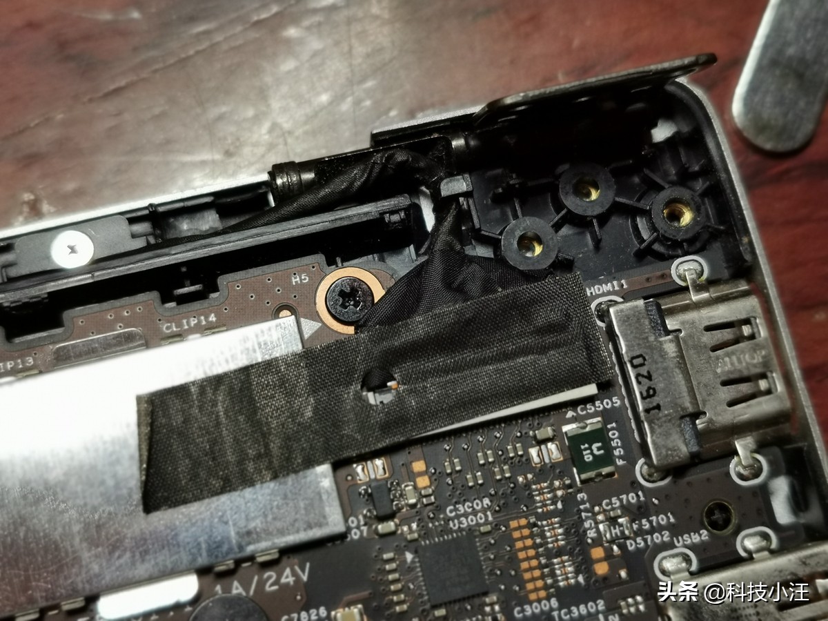 用了六年的笔记本黑屏,小米笔记本屏暗维修