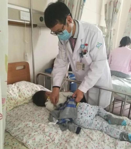 10岁男孩“遗精”两次，医生预测，孩子身高可能不会超过1米6