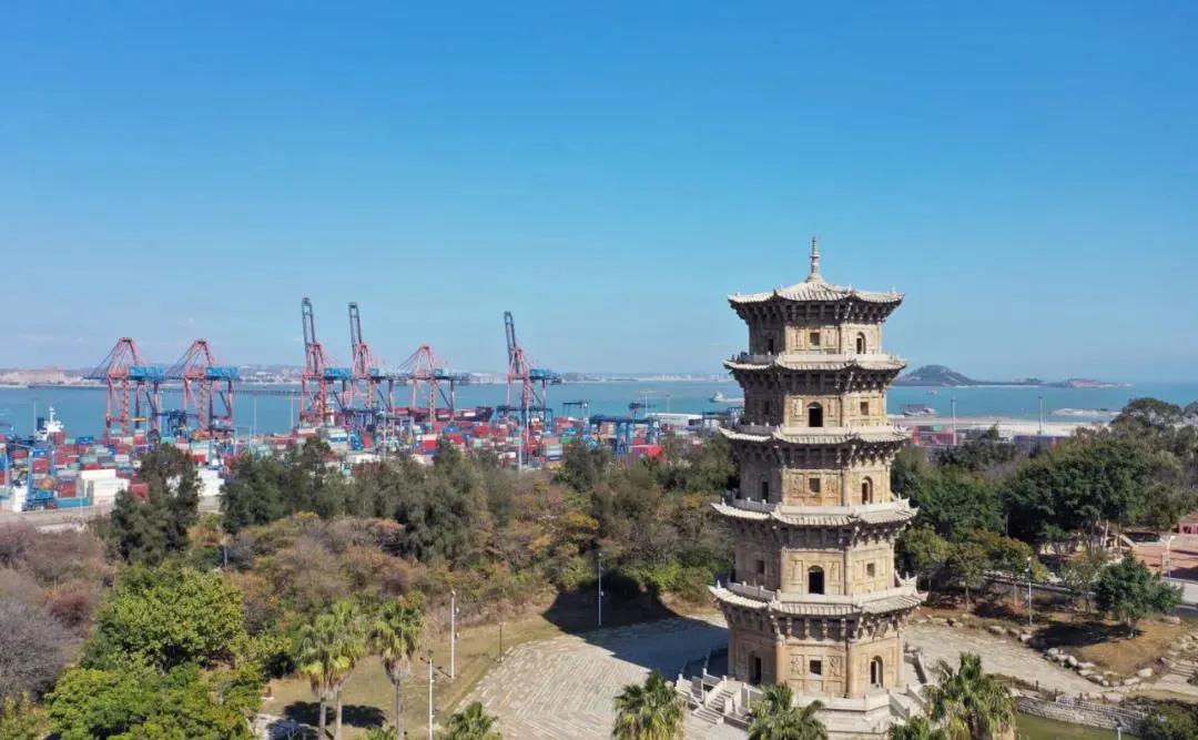 鸿星尔克在泉州的什么地方,鸿星尔克捐500万物资驰援泉州