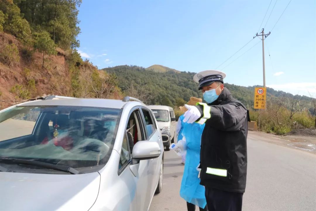 河南孟州战疫一线夫妻小品,致敬抗疫一线的最美夫妻档