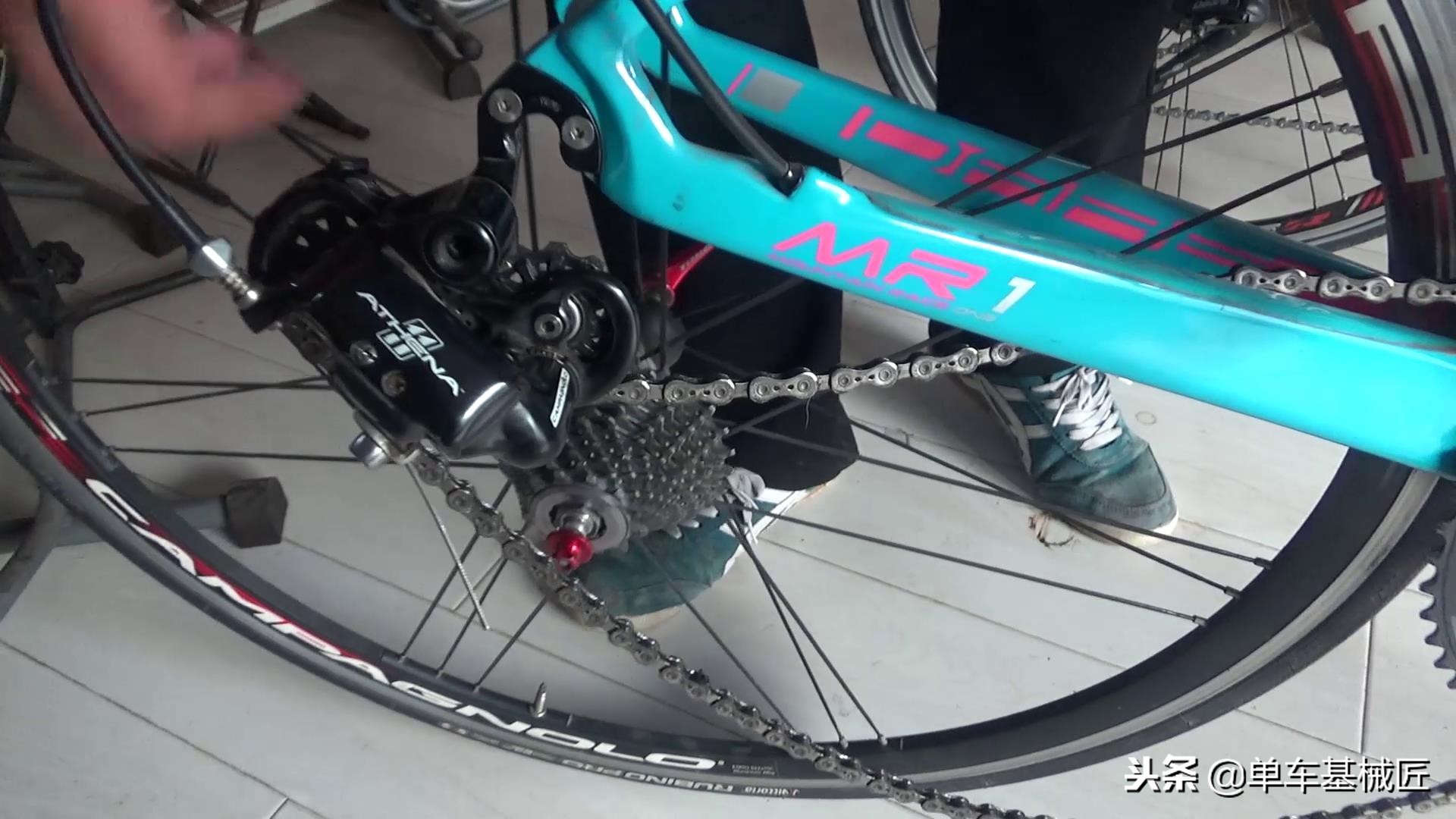 普通自行车后轮轮胎拆卸视频教程,普通自行车如何拆卸自行车后轮