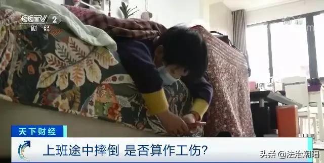 上下班途中下雪滑倒摔伤算工伤,骑电动车自己滑倒摔伤算工伤吗