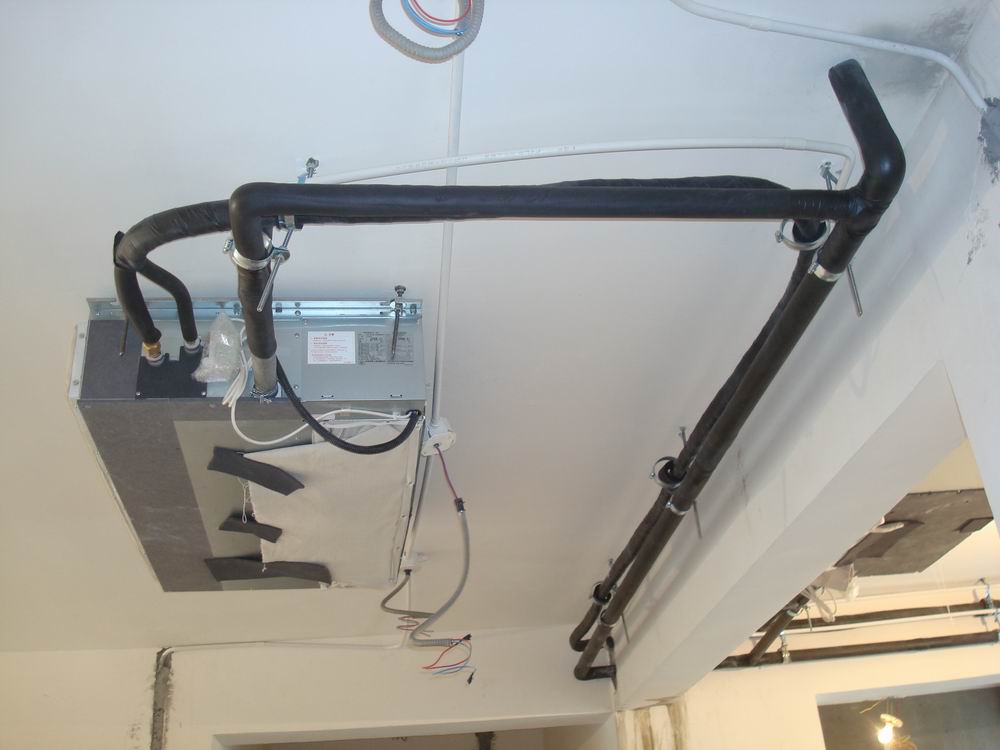 一面外墙能否安装两个空调外机,外墙悬空机位怎么装两个空调